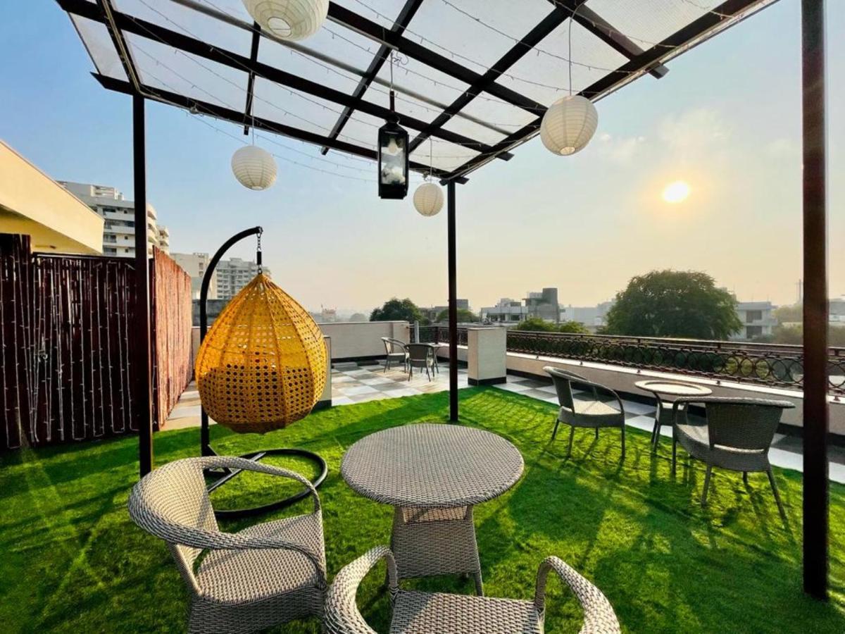 Bluo Studio2 Golf Course Road - Gym, Terrace Garden Gurgaon Exterior foto