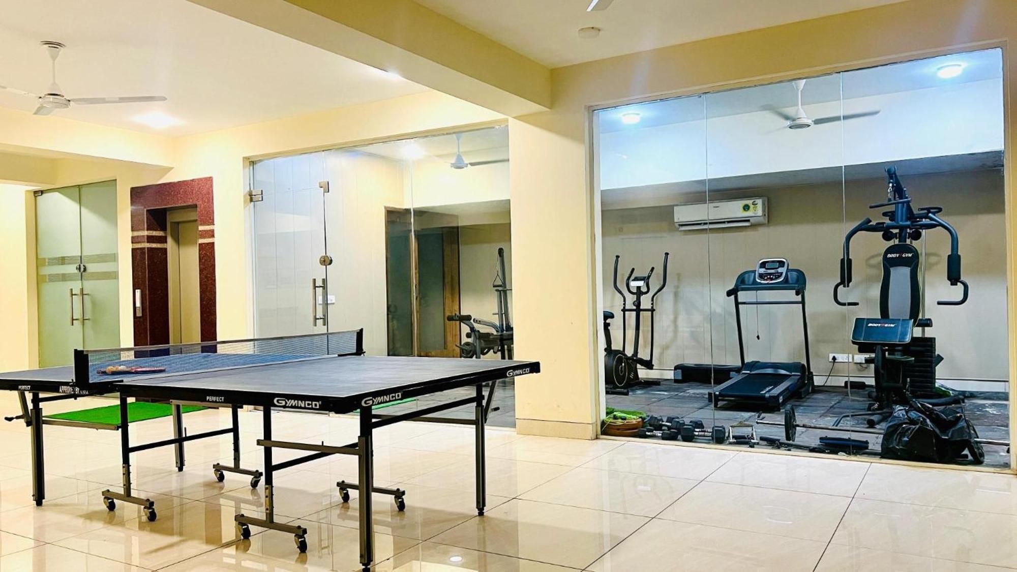 Bluo Studio2 Golf Course Road - Gym, Terrace Garden Gurgaon Exterior foto