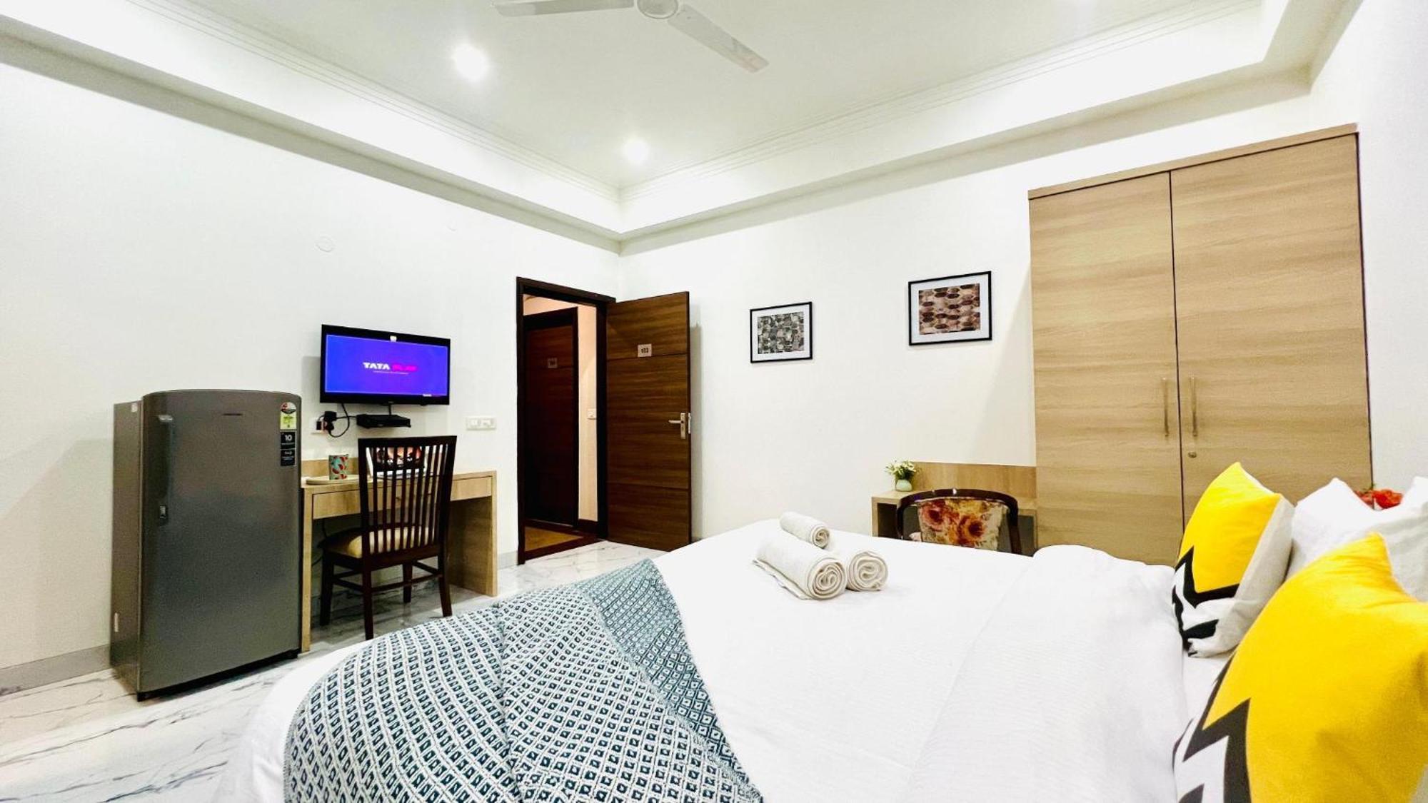 Bluo Studio2 Golf Course Road - Gym, Terrace Garden Gurgaon Exterior foto